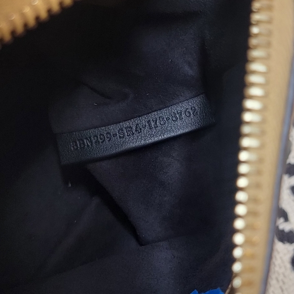 Beautiful pre-owned authentic Fendi bag - Picture 14 of 15